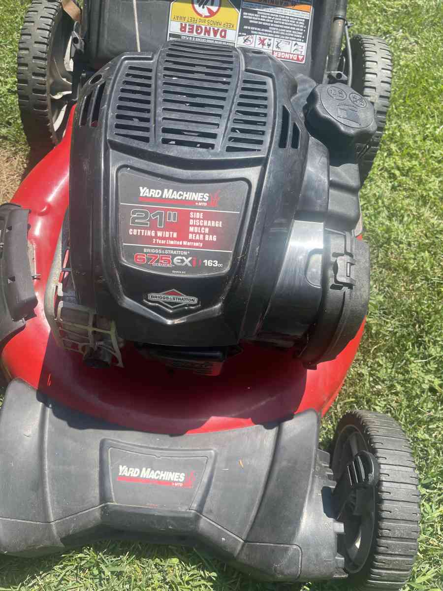 Briggs and Stratton push mower - Lyndhurst, New Jersey - FleaMarketBay