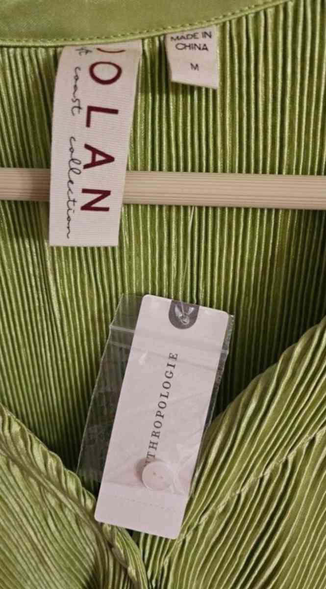 ANTHROPOLOGIE DOLAN GREEN LETTUCE HEM BUTTON BLOUSE - San Antonio, Texas - FleaMarketBay