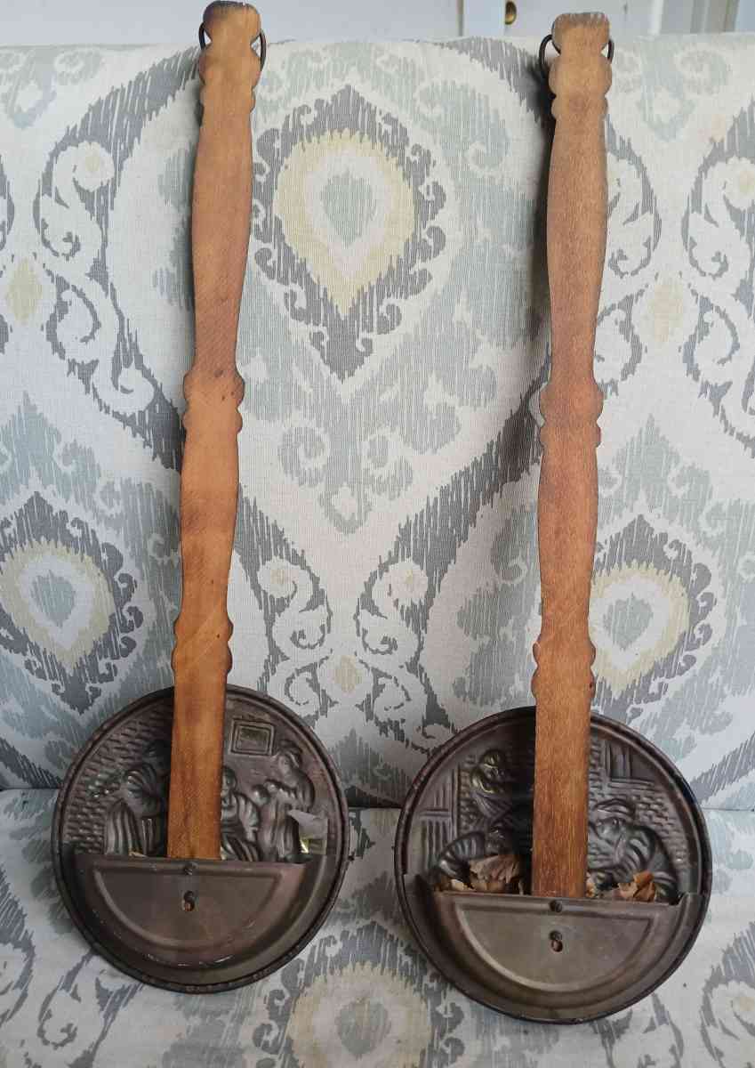 2 Vintage Bed Warmers Wall Pocket English Pub Scene Brass Wo - Kingston, Pennsylvania - FleaMarketBay