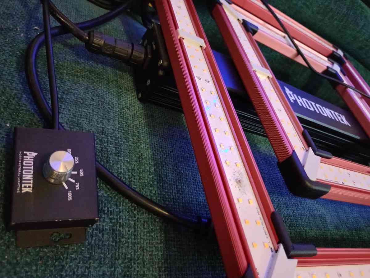 Photontek SQ200W Pro LED Horticulture lights - San Antonio, Texas - FleaMarketBay