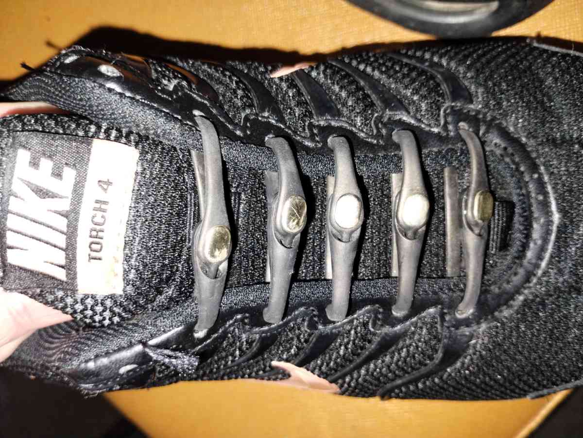 Nike Air Max womens size 9 in black and pink - Kansas City, Missouri - FleaMarketBay