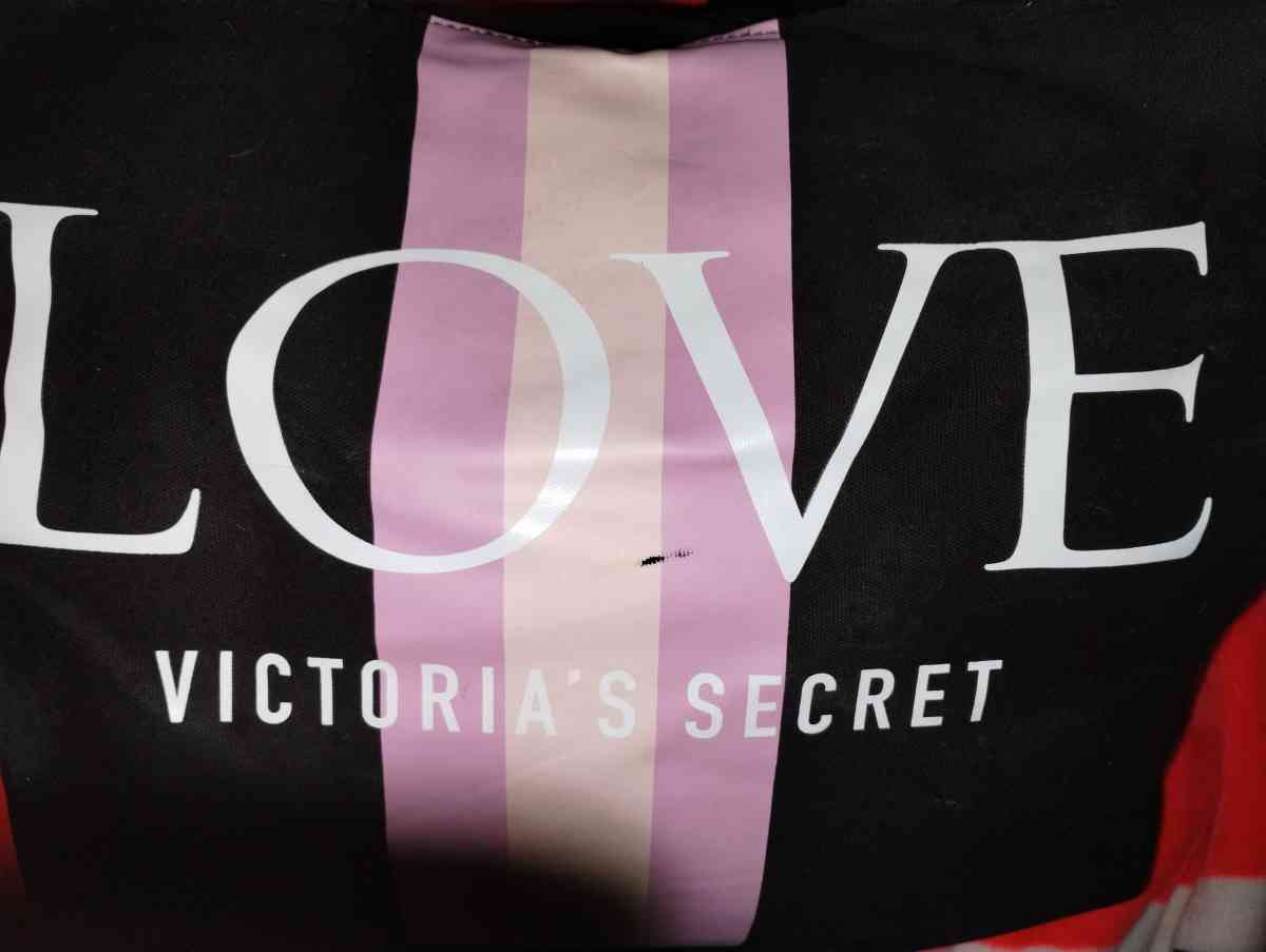 XLARGE TOTE LOVE PINK - Kansas City, Missouri - FleaMarketBay