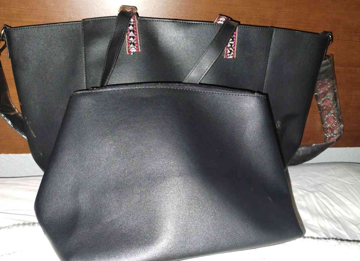 Two piece set Black leather tote - Platte City, Missouri - FleaMarketBay