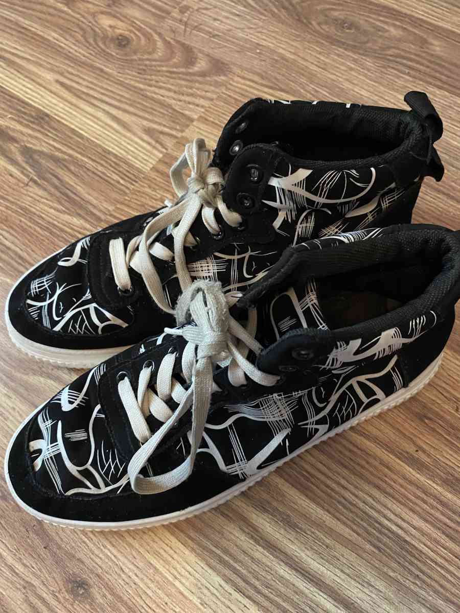 graffiti shoes - Warner Robins, Georgia