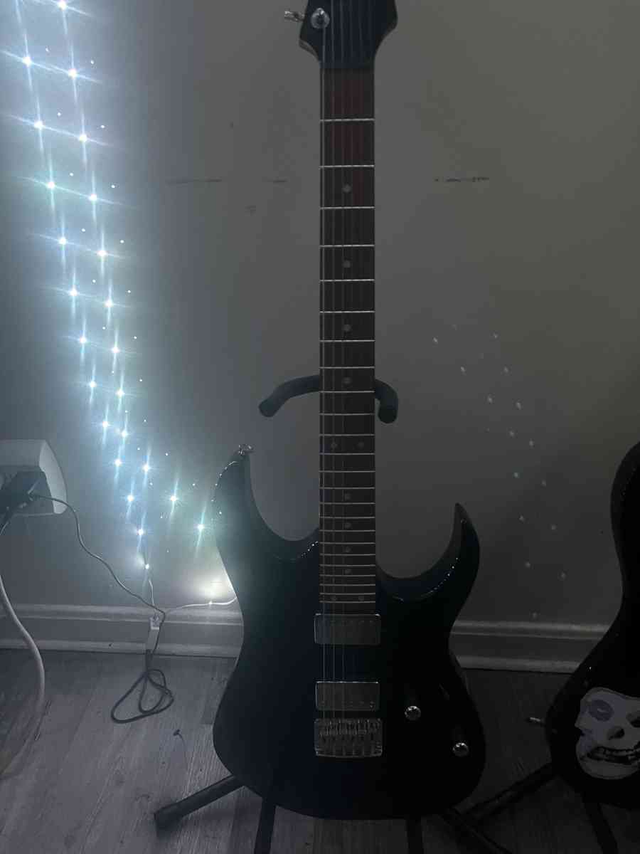 Guitars for sale price reduced - Louisville, Kentucky - FleaMarketBay