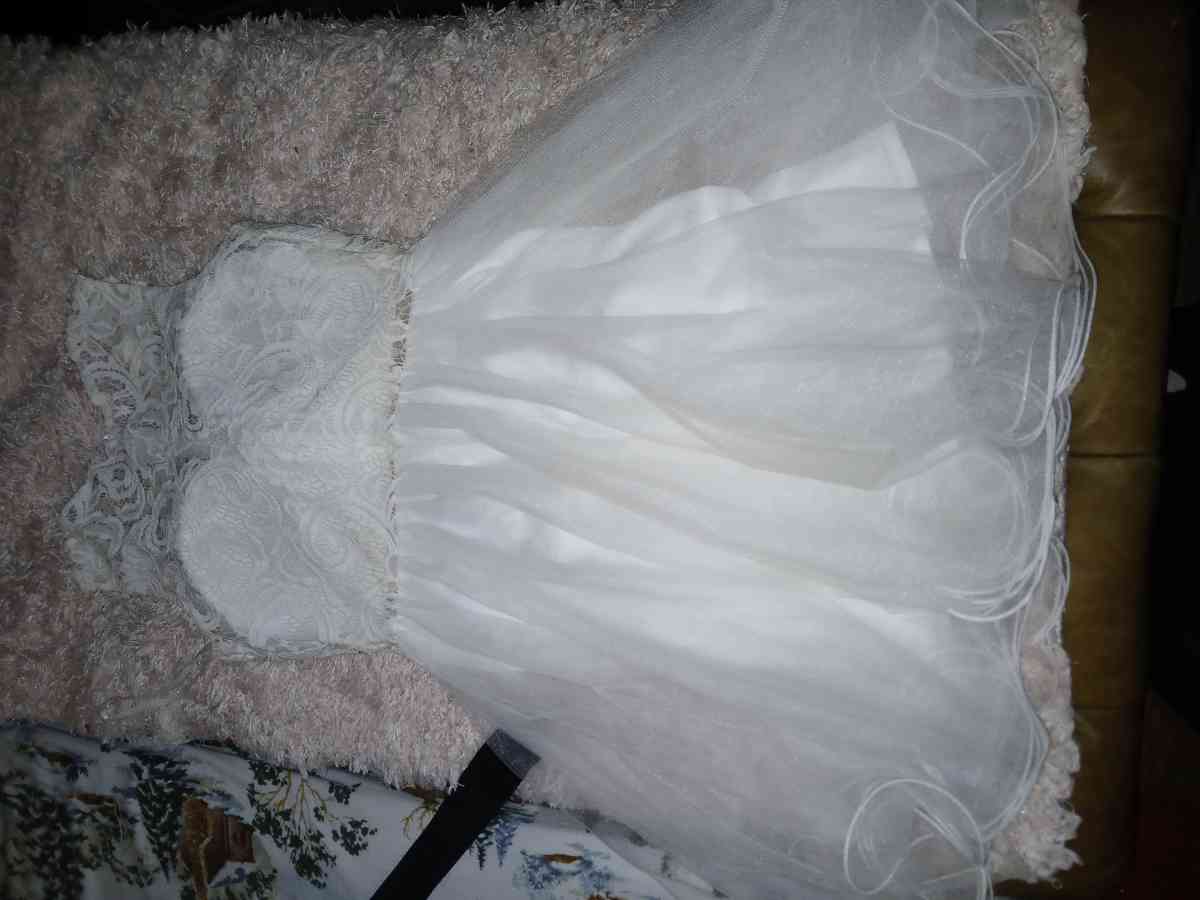 Fancy party dresses - Fort Worth, Texas - FleaMarketBay