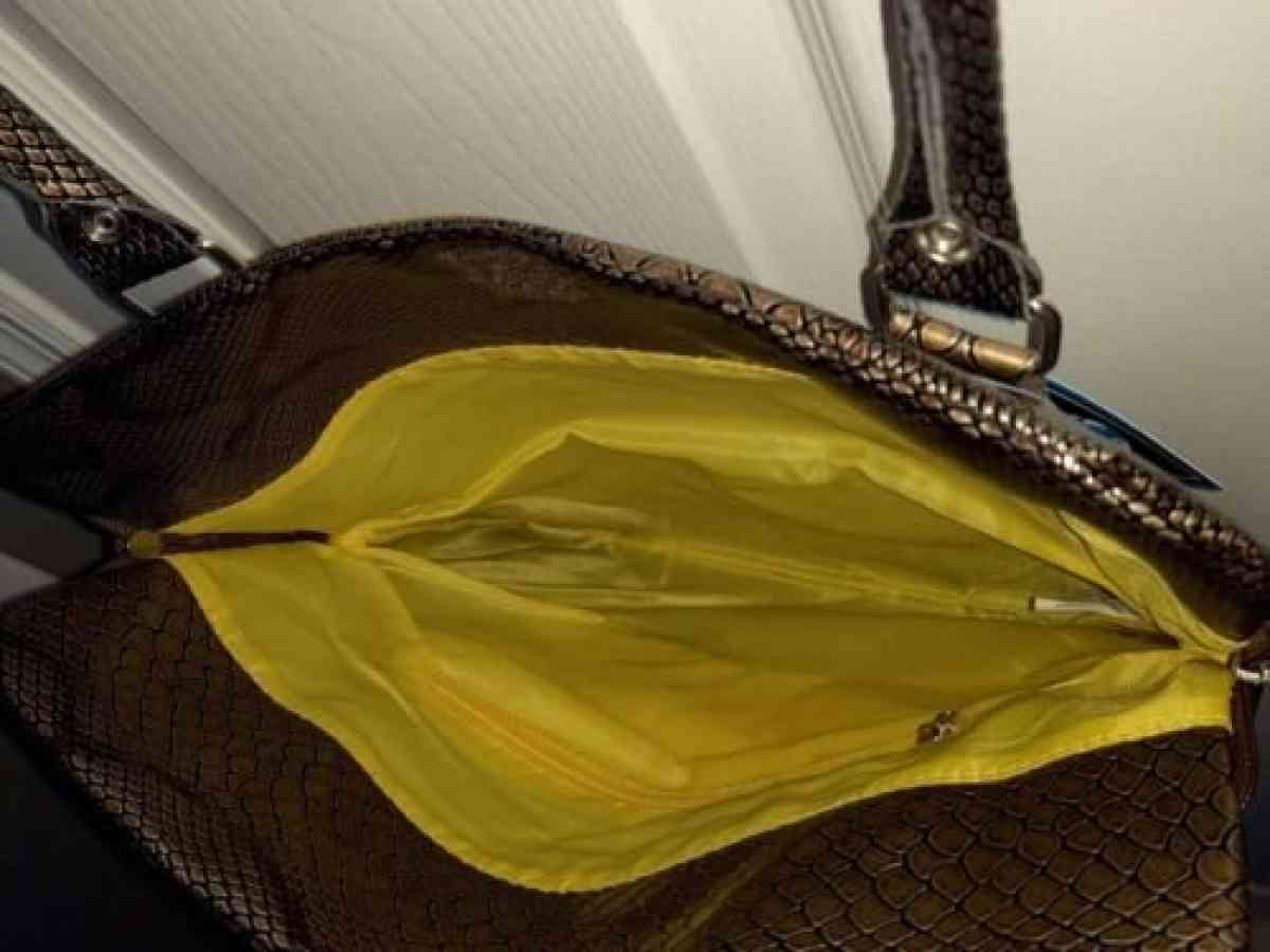 Womens Shoulder Bag  Purse - Corydon, Indiana - FleaMarketBay