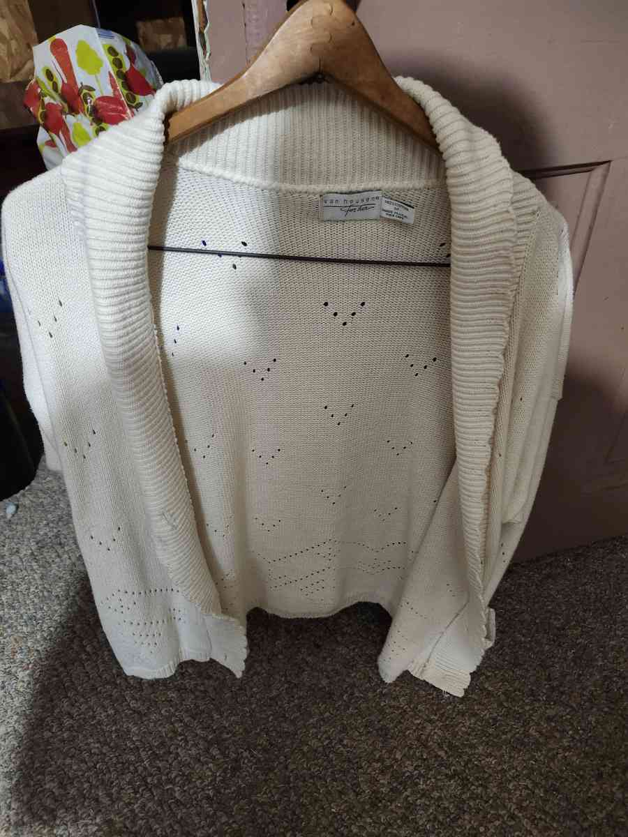 womens Van heusen m size white sweater - Eldorado, Illinois