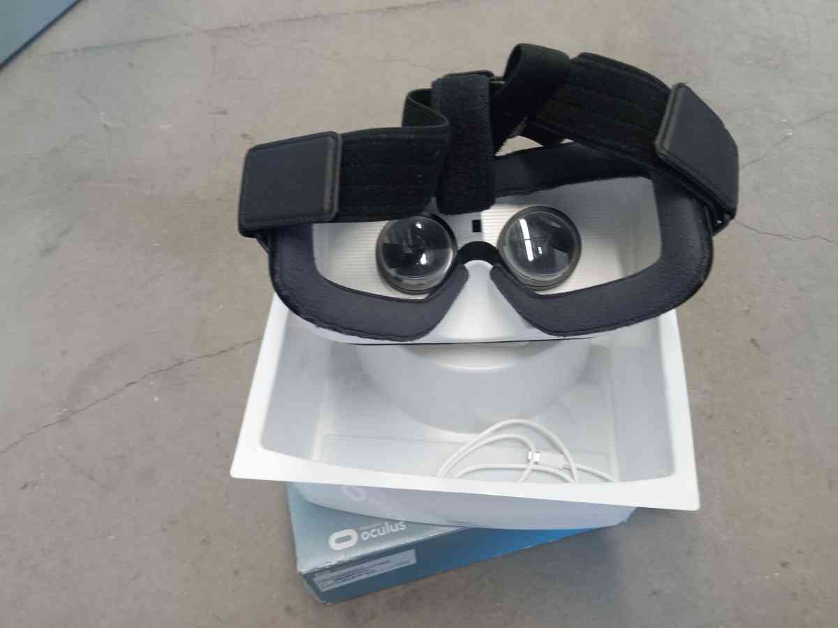 the Samsung Gear VR oculus new - Belmont, California - FleaMarketBay