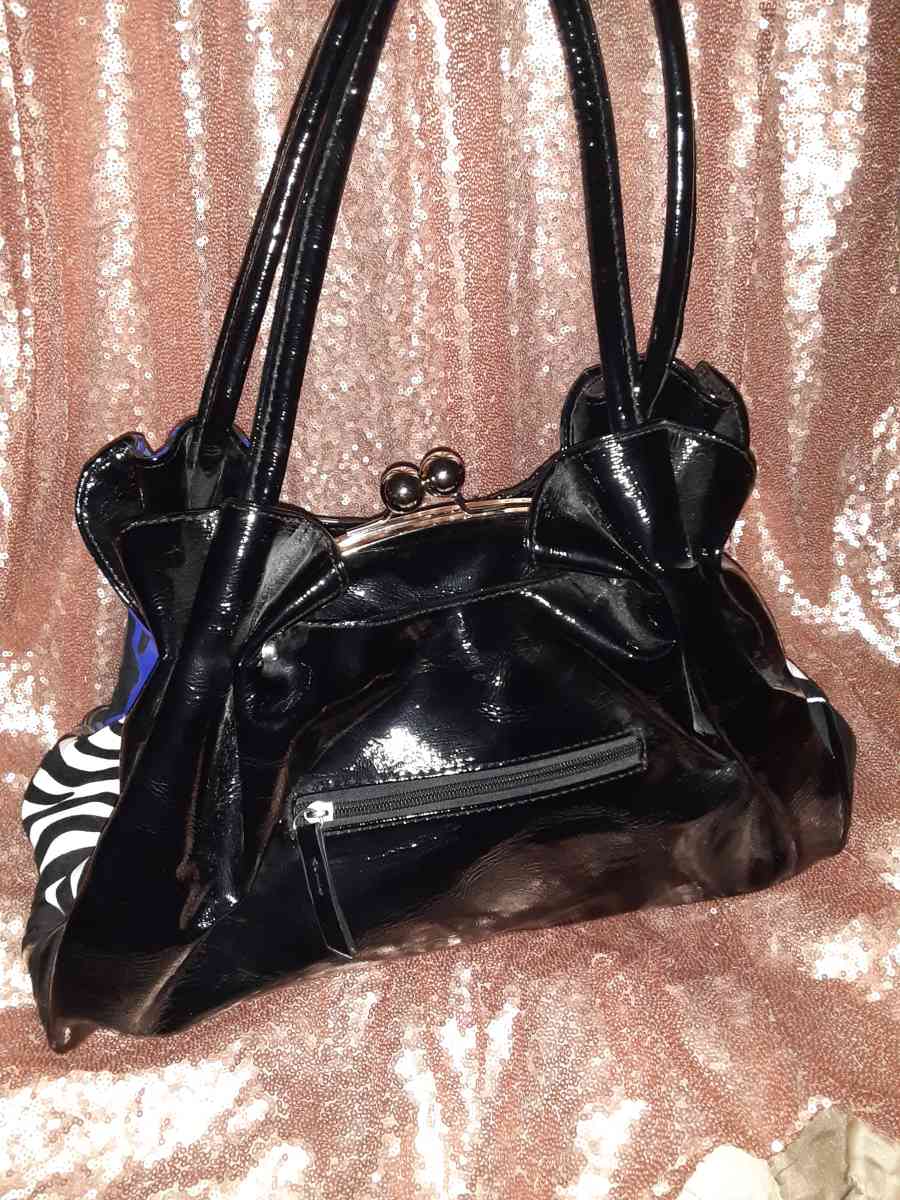 pink zebra purse - Fredericksburg, Iowa - FleaMarketBay