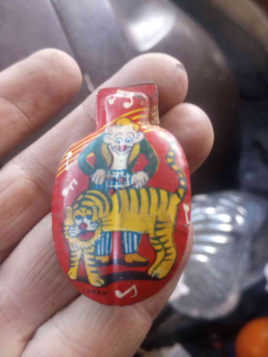 clickers fish scale Avon Liberty container with fluid - Black Hawk, Colorado - FleaMarketBay