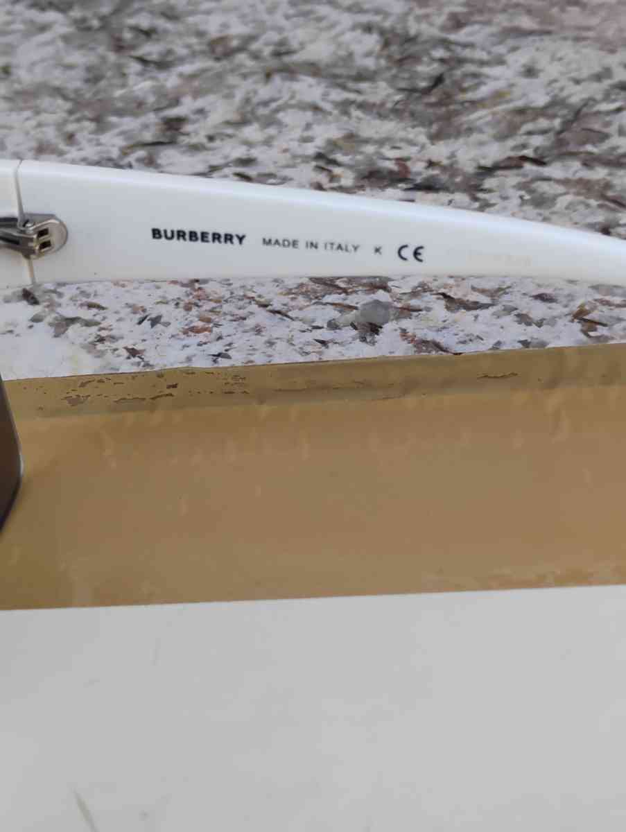 Burberry Sunglasses model 4291 - Salt Lake City, Utah - FleaMarketBay