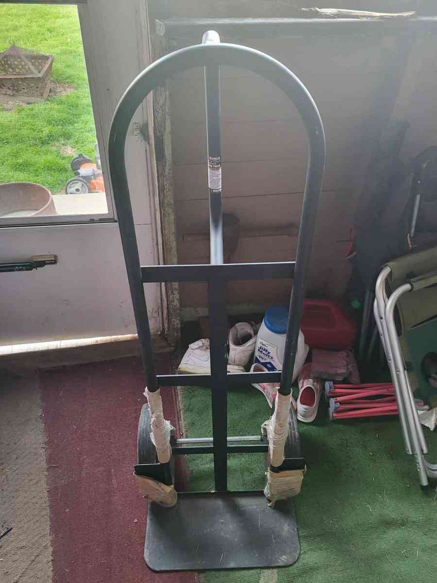 dollys  n several different drills and batteries - Dauphin, Pennsylvania - FleaMarketBay