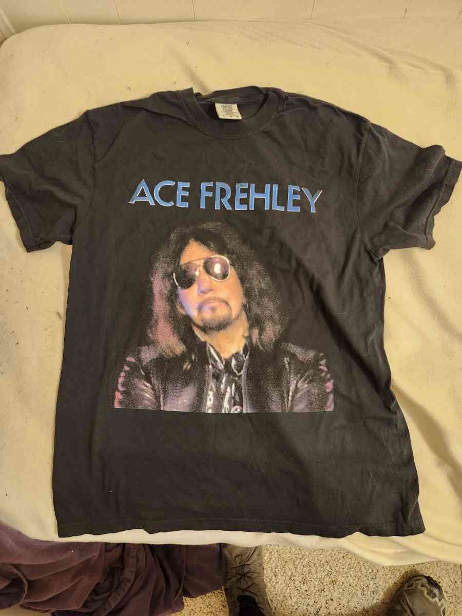 ace frehley black shirt - Eldorado, Illinois