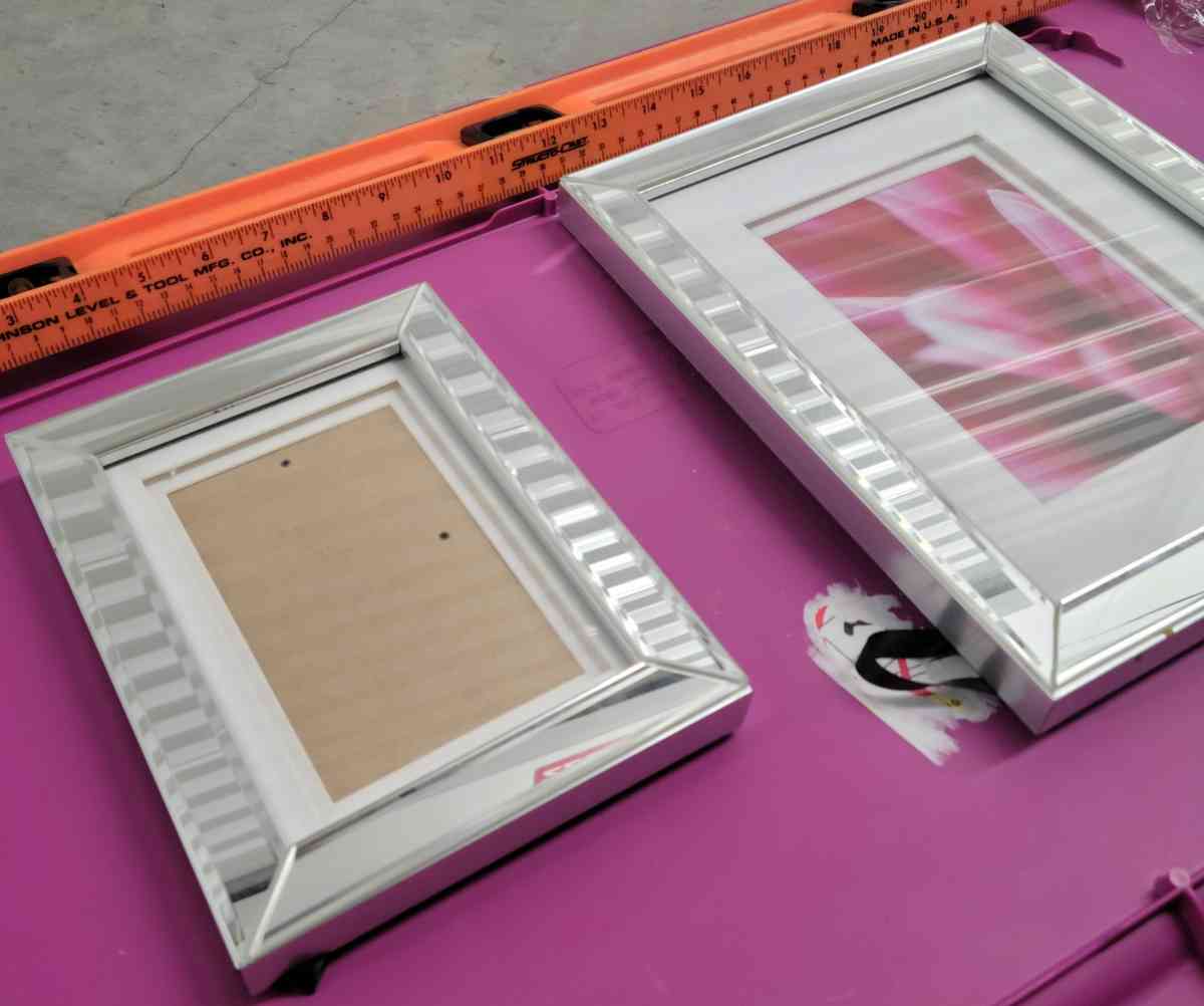 2 Contemporary Style Mirrored Picture Frames 5x7 and 8x10 - Kenner, Louisiana - FleaMarketBay
