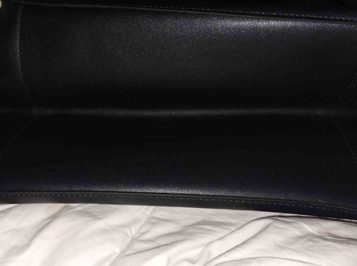 Two piece set Black leather tote - Platte City, Missouri - FleaMarketBay