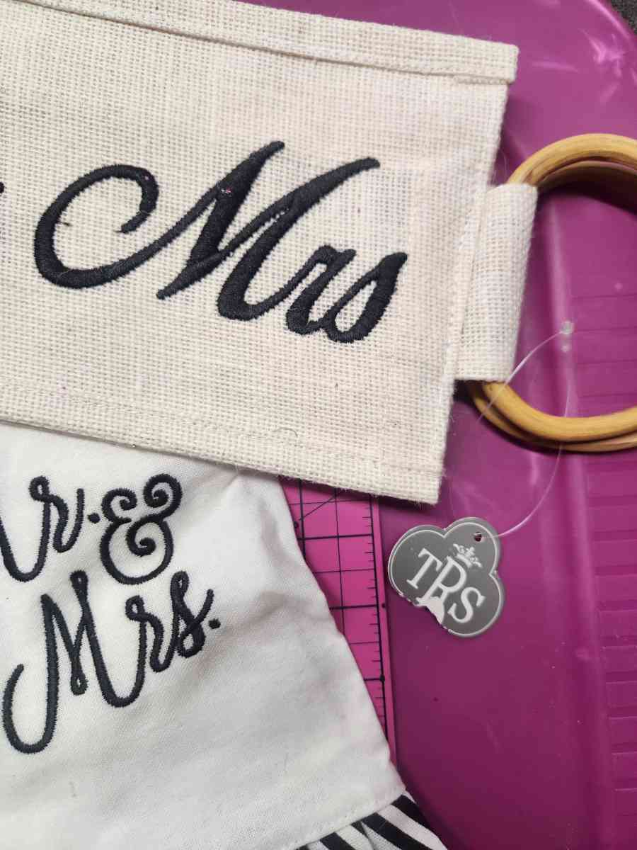 Newlyweds Gifts Lot 2 TRS Hand Towels Mr and Mrs  Wine Bag - Kenner, Louisiana - FleaMarketBay