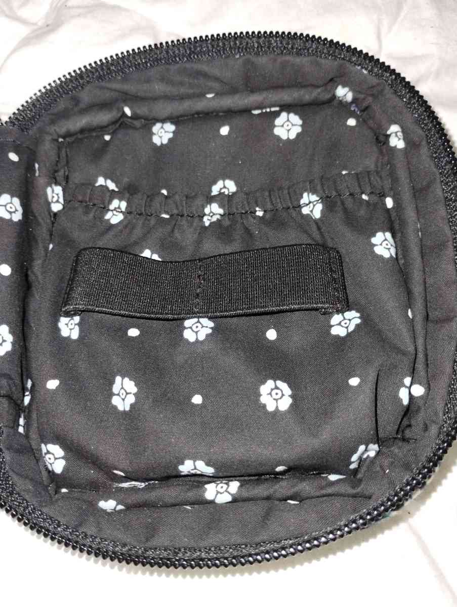Vera Bradley makeup carrying case - Platte City, Missouri - FleaMarketBay