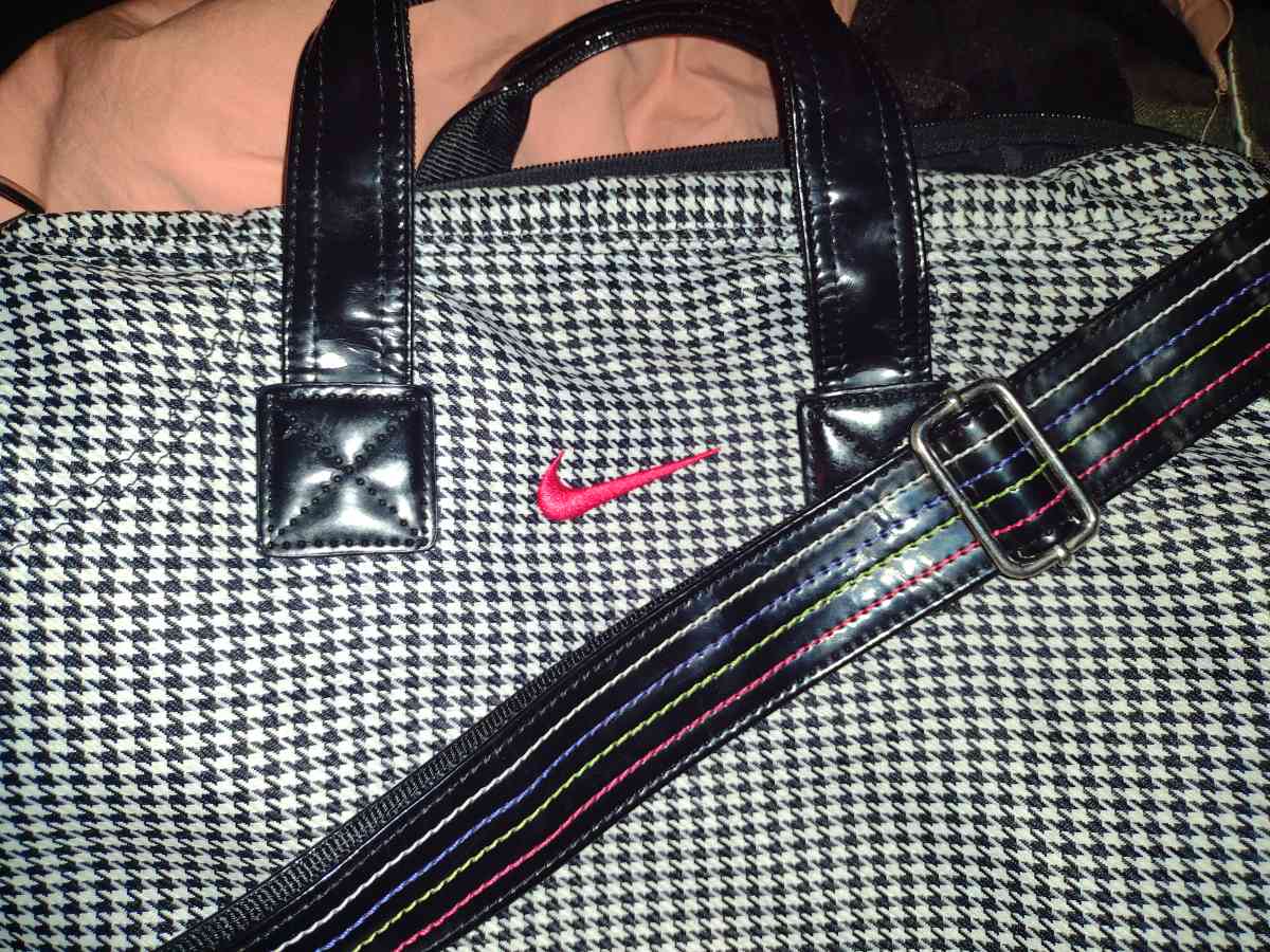 NIKE BAG - Pasco, Washington - FleaMarketBay