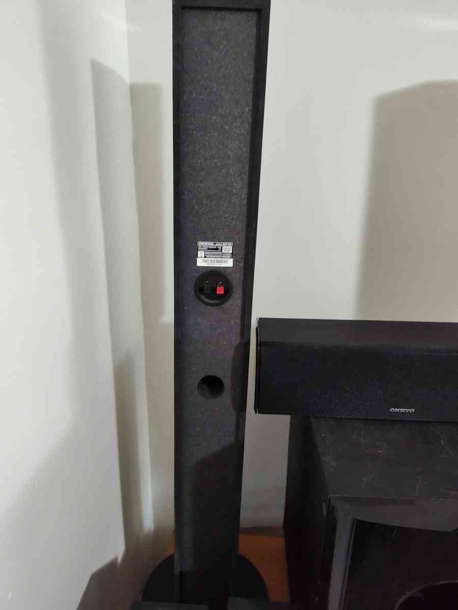 Onkyo AV ReceiverGiant Subwoofer6  varied surround sound spe - Wantagh, New York - FleaMarketBay