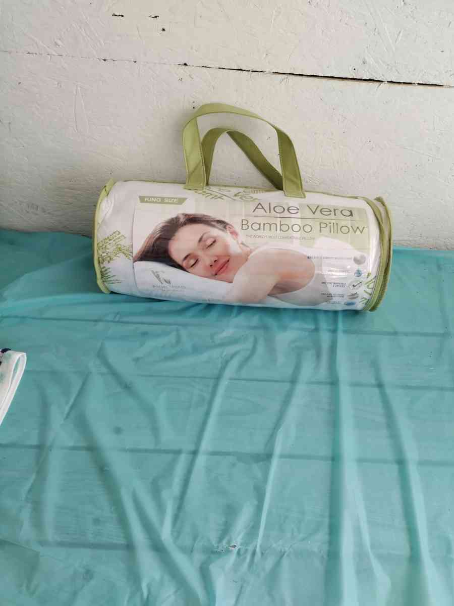 pillow - Bethel, Delaware - FleaMarketBay