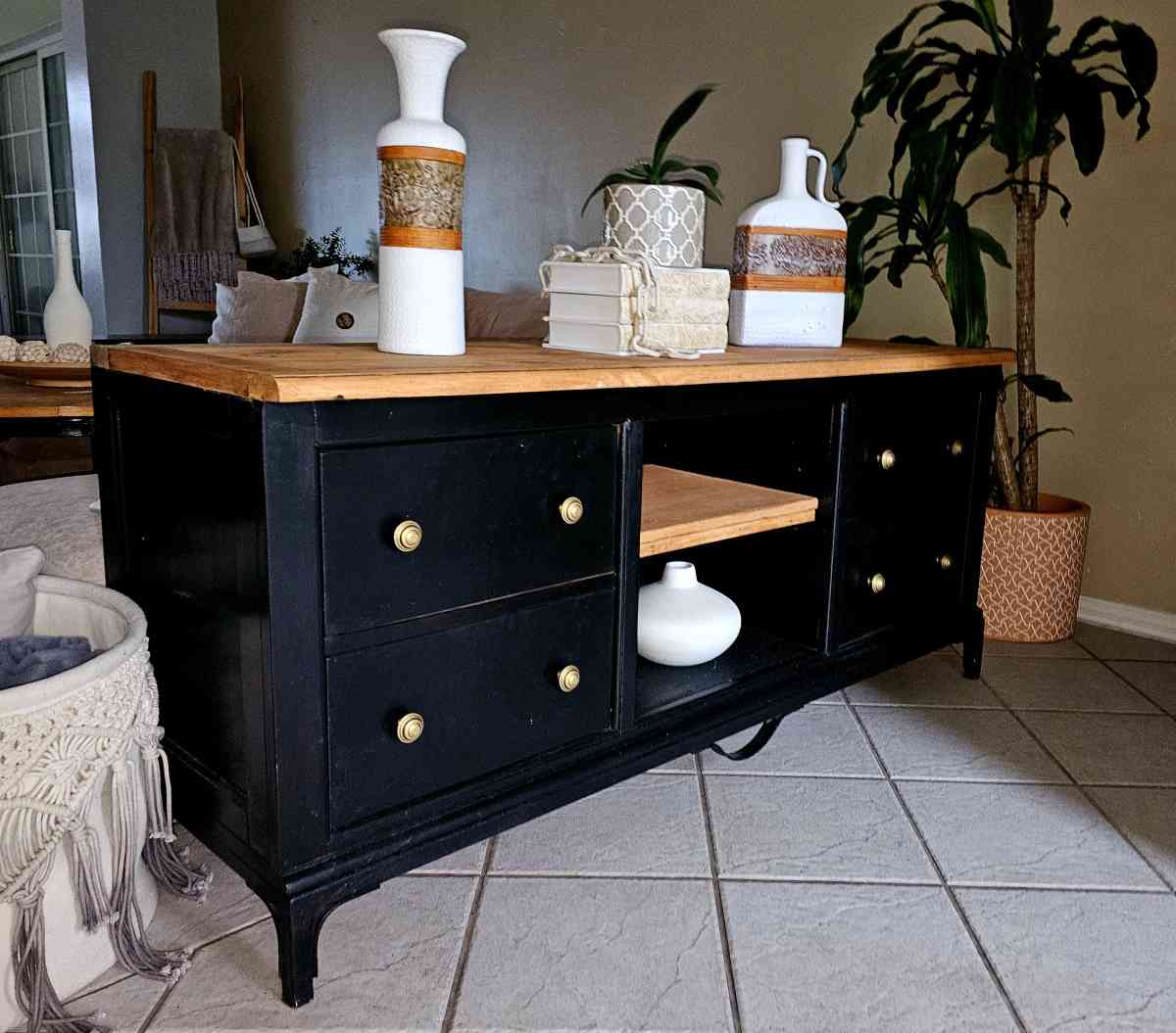 TV Stand - Clearwater, Florida - FleaMarketBay