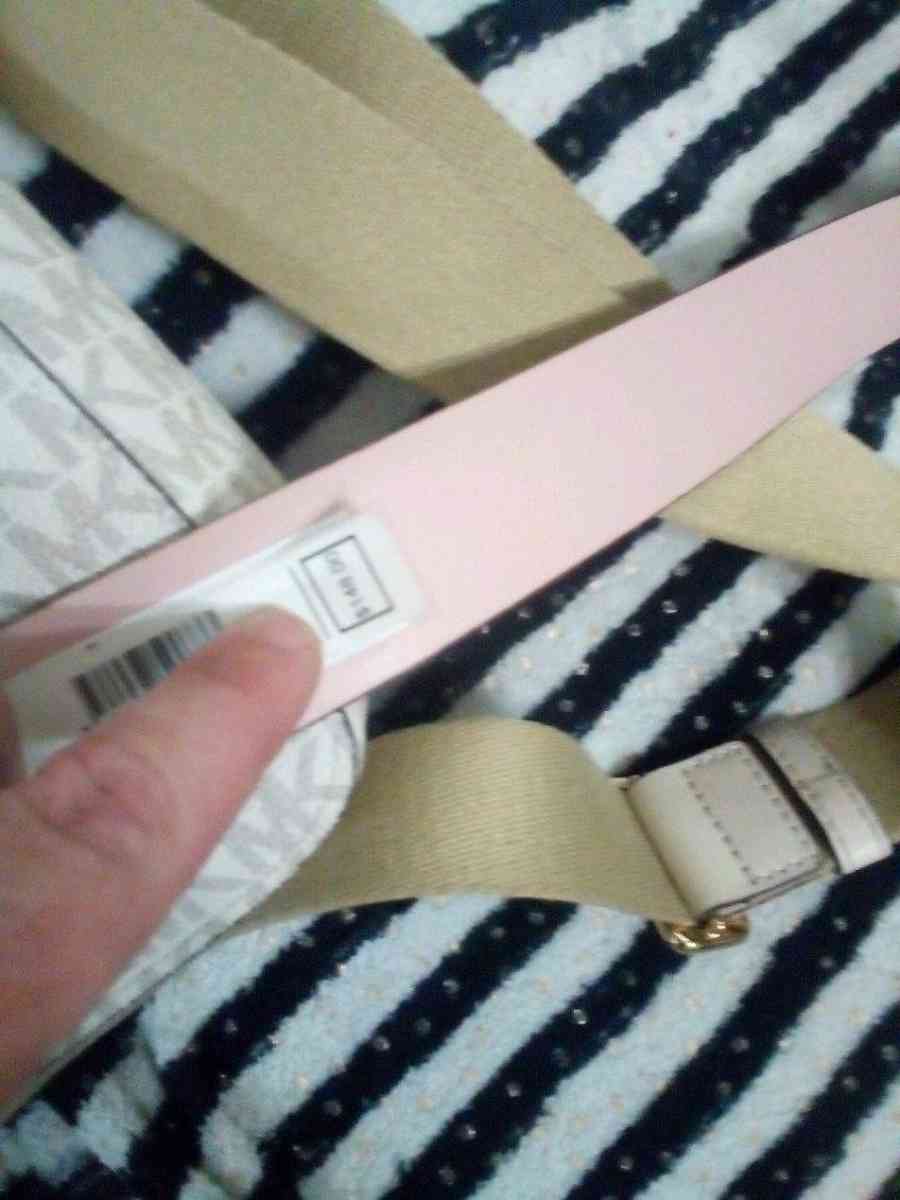 Michael Kors - Dallas, North Carolina - FleaMarketBay