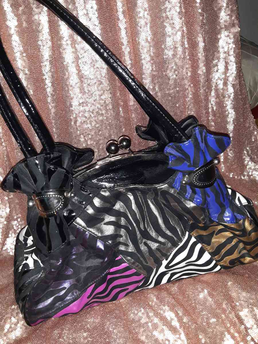 pink zebra purse - Fredericksburg, Iowa