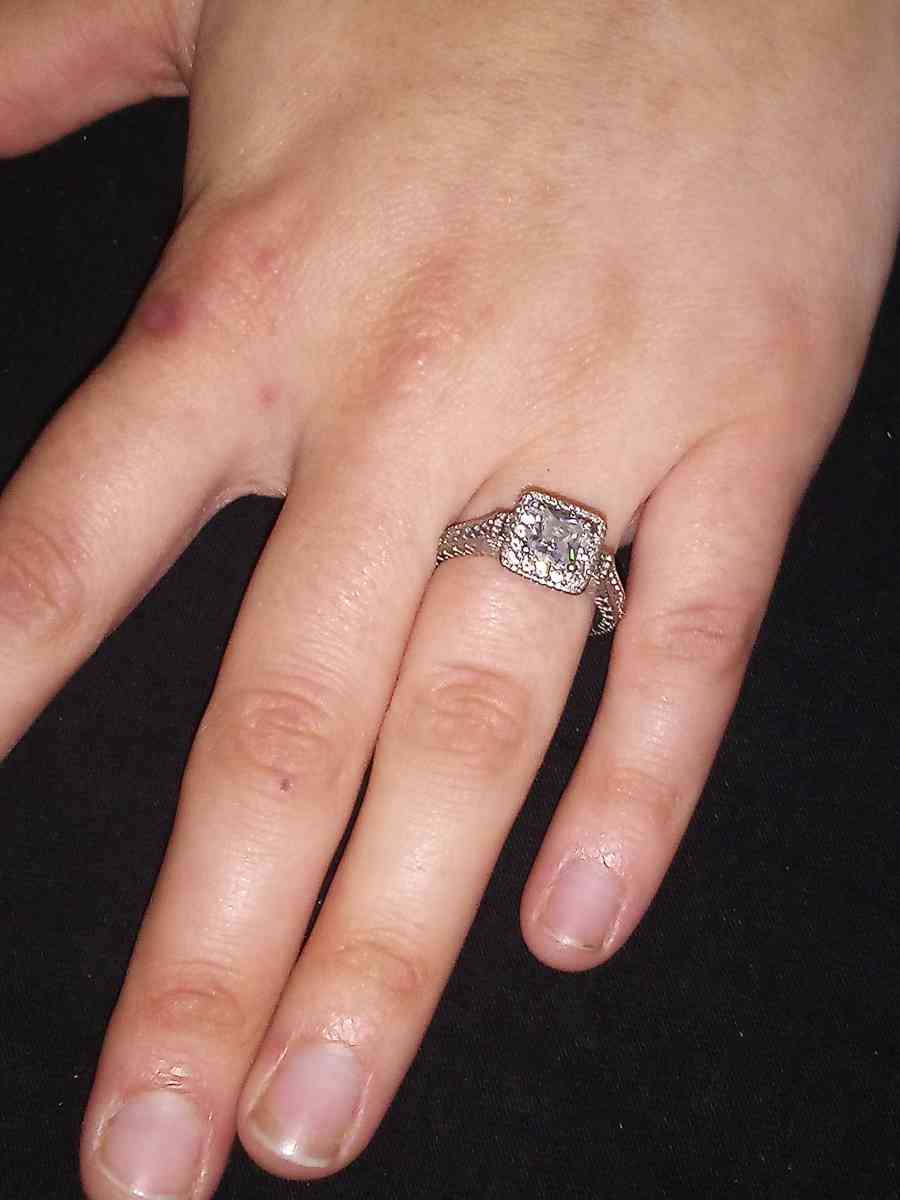 10kt diamond ring - Dallas, Texas - FleaMarketBay