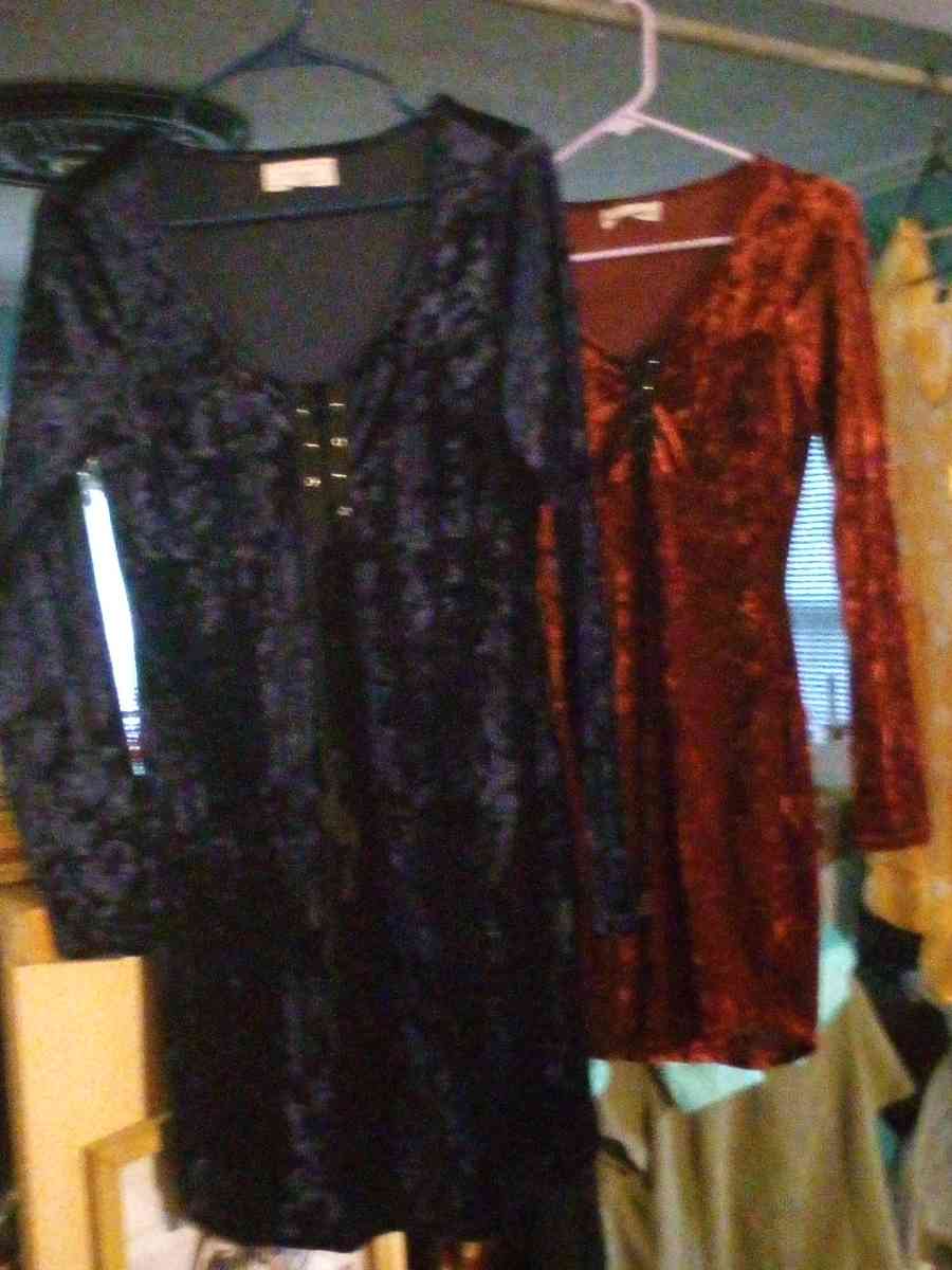 2 velvet dresses size small yellow cotton dress size large - Limerick, Maine