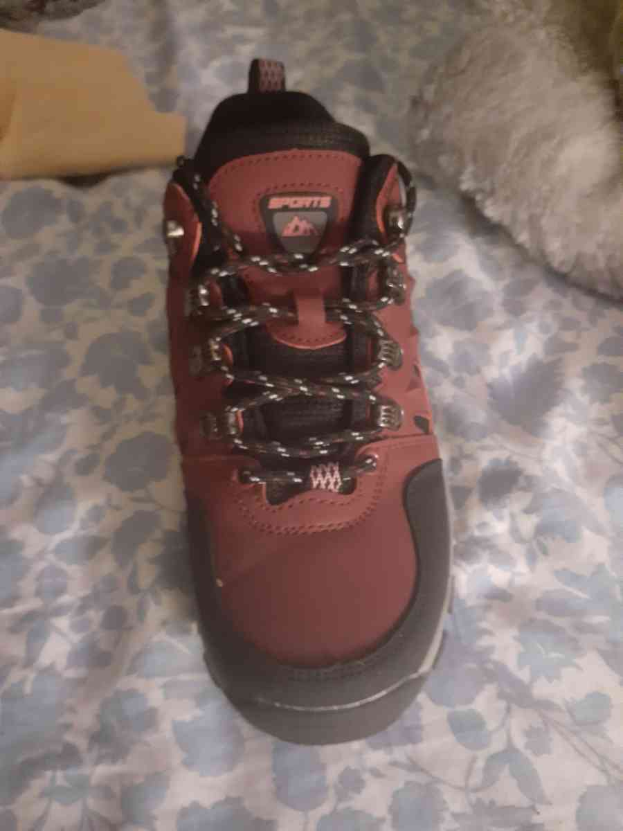 womens hiking boots - Newport, Tennessee - FleaMarketBay
