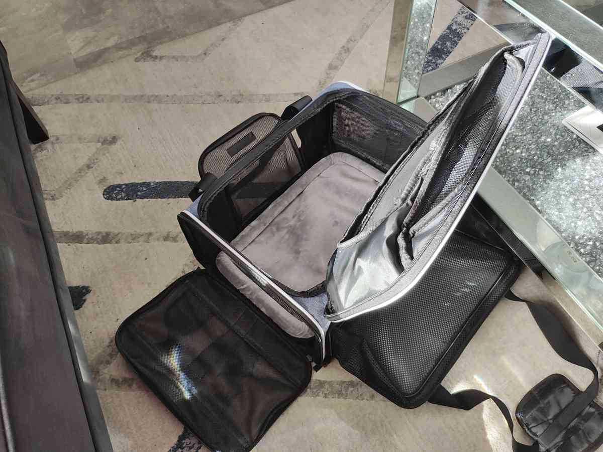 Petskd Top Expandable Pet Carrier Pickup by buyer or deliver - Fort Lauderdale, Florida - FleaMarketBay