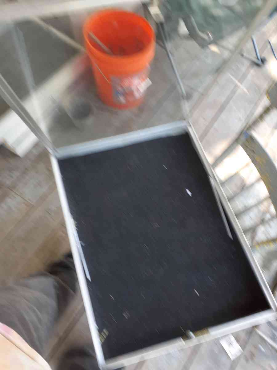 Glass Cases  To Show and Store Items - Fredonia, Pennsylvania - FleaMarketBay