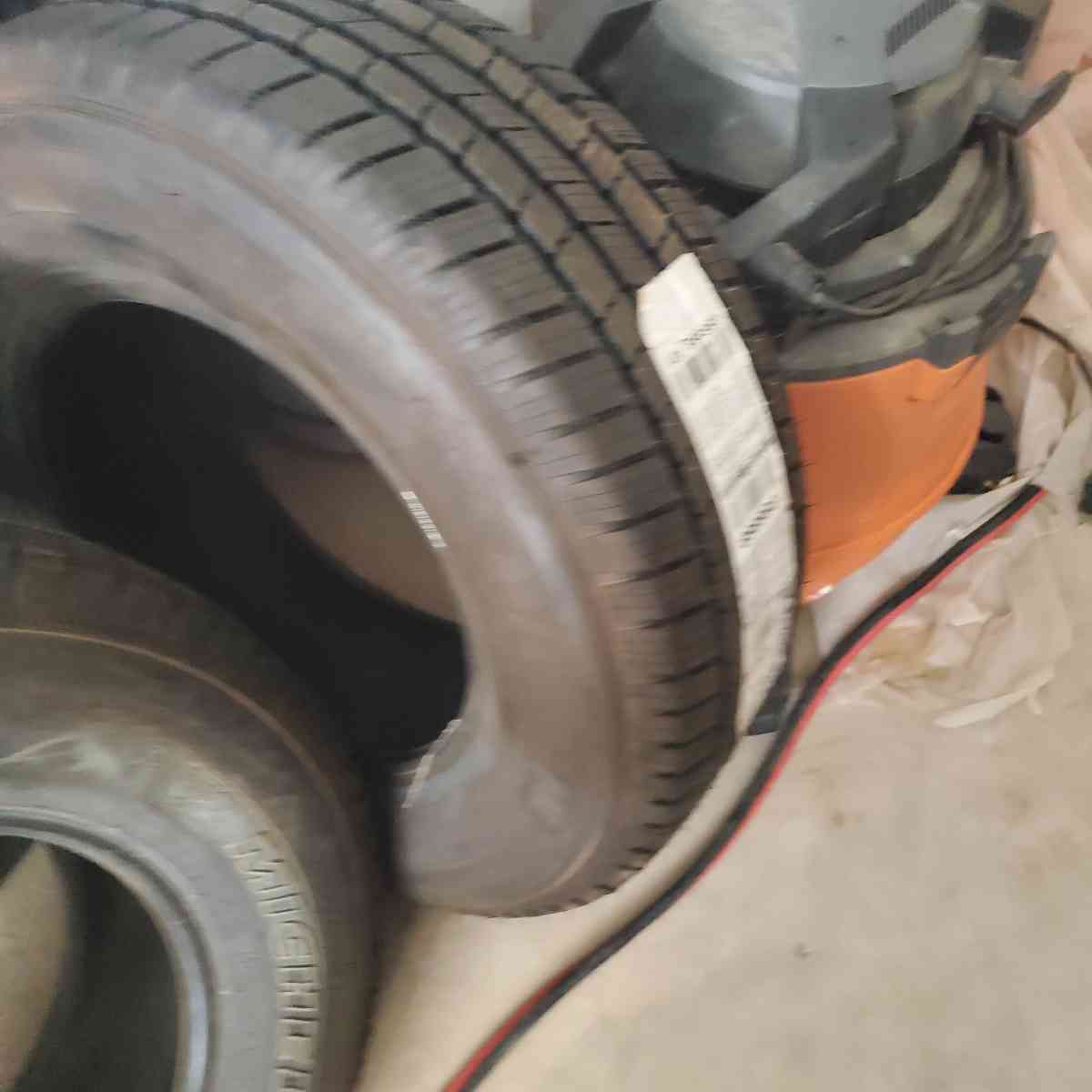 Michelin Defender LTX MS 24570R16 - Hesperia, California - FleaMarketBay