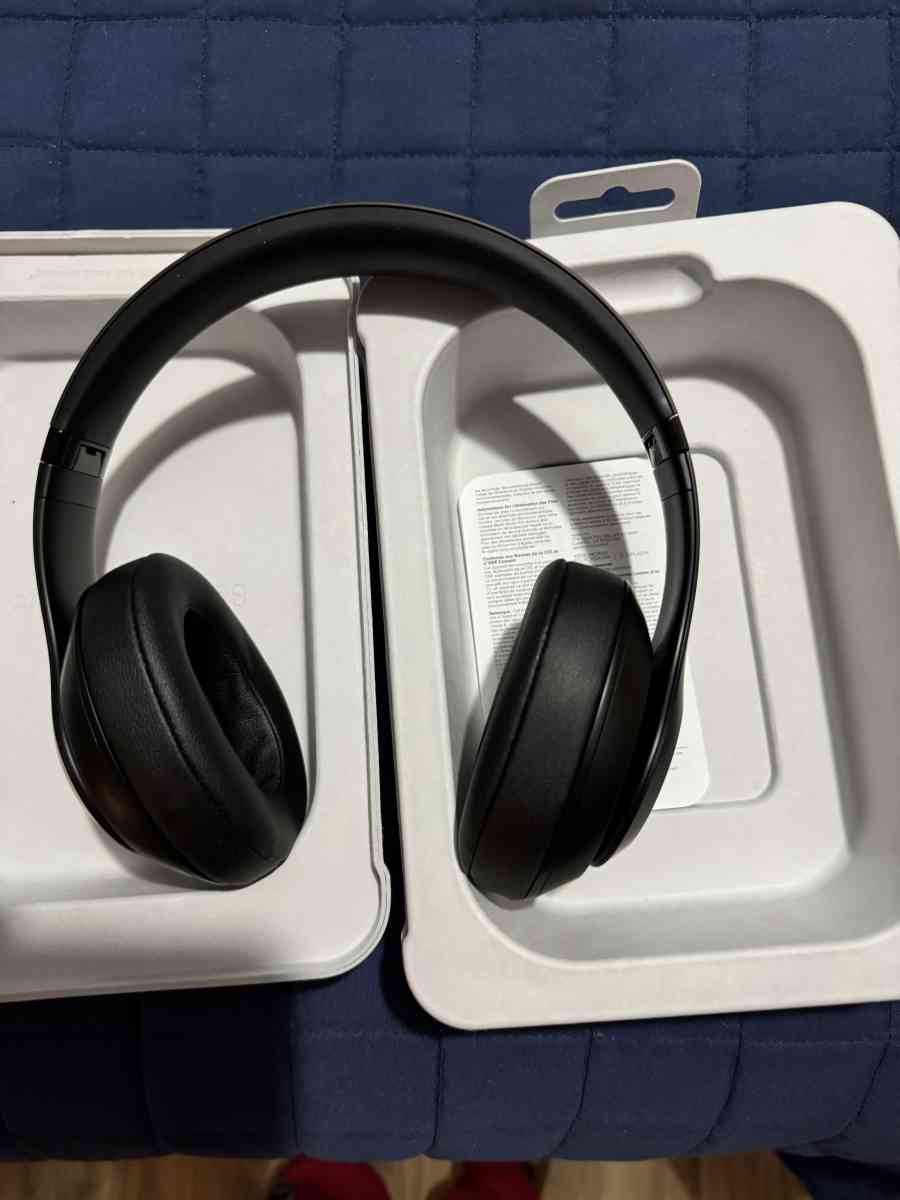 BEATS HEADPHONES - Hibbing, Minnesota