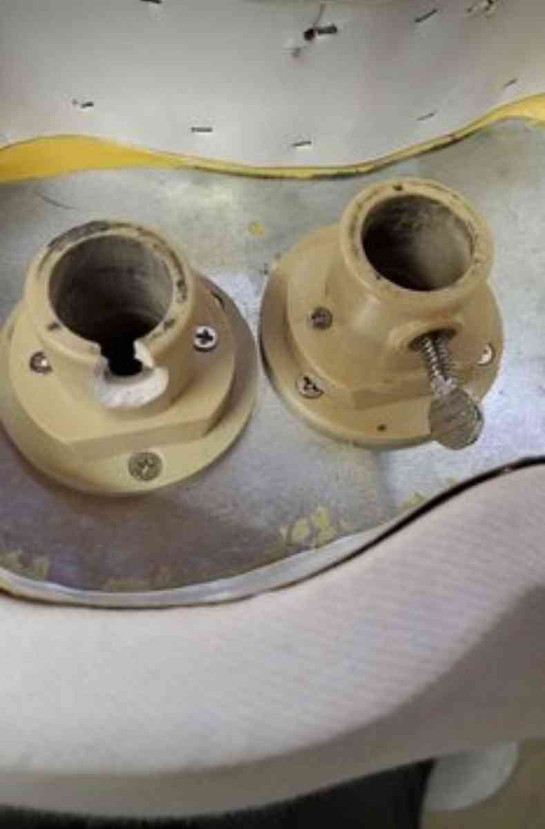 Mannequin On Base  Female  Adjustable Height  RRR Apparel - Rock Island, Tennessee - FleaMarketBay