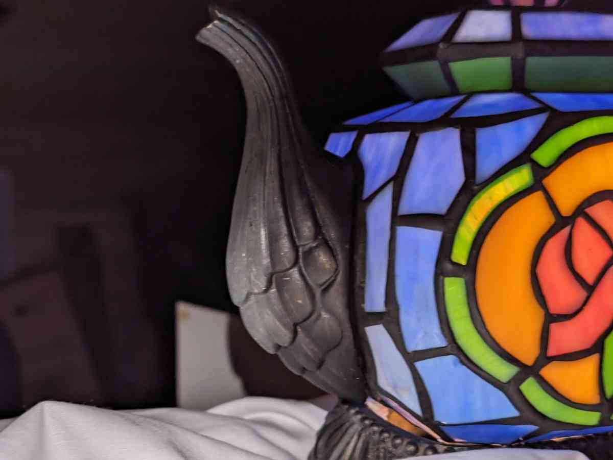 LAMP THAT WORKS FOR ME BASE LIGHTS UP ALSO - Columbia, Alabama - FleaMarketBay