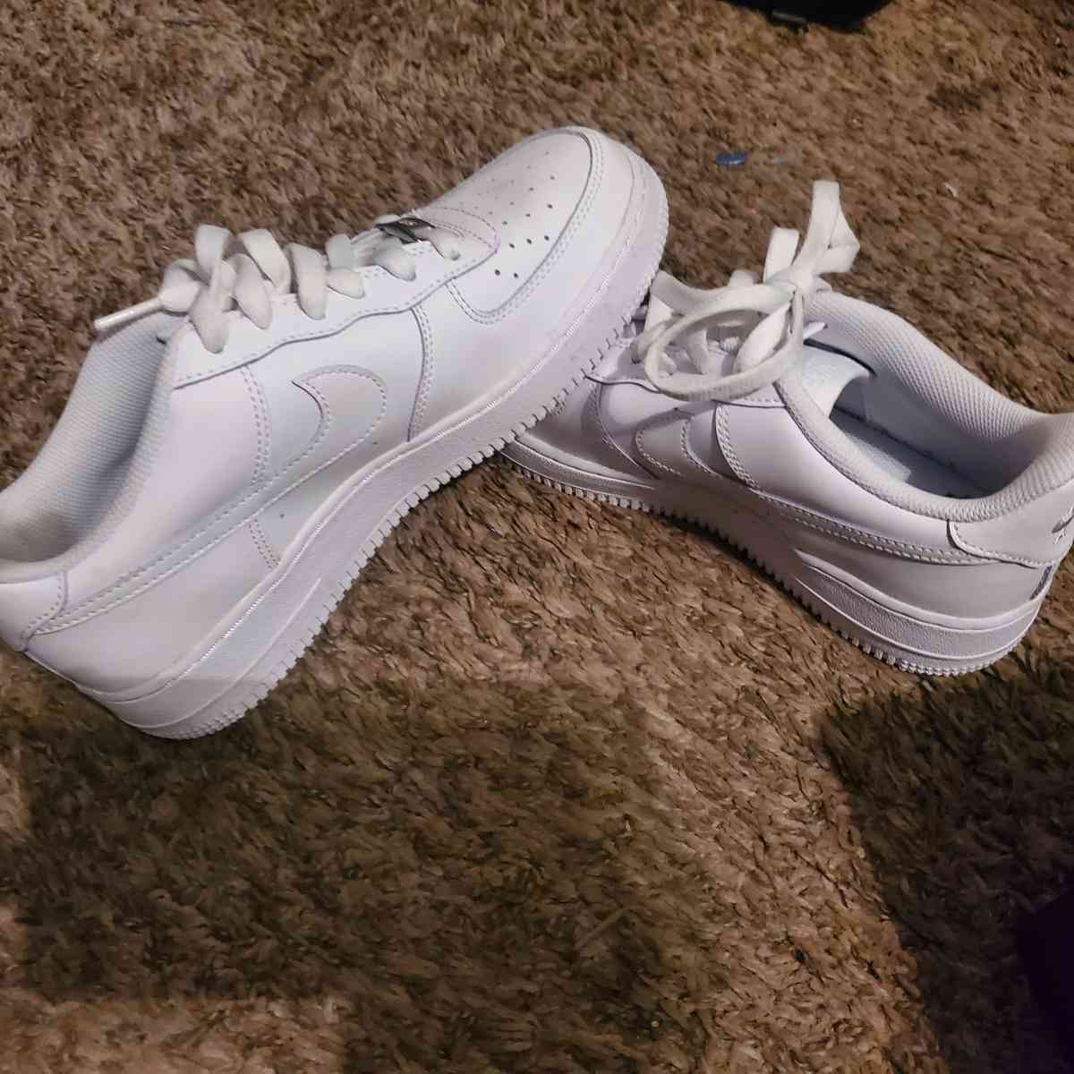 Air force 1 sneakers - Plant City, Florida - FleaMarketBay