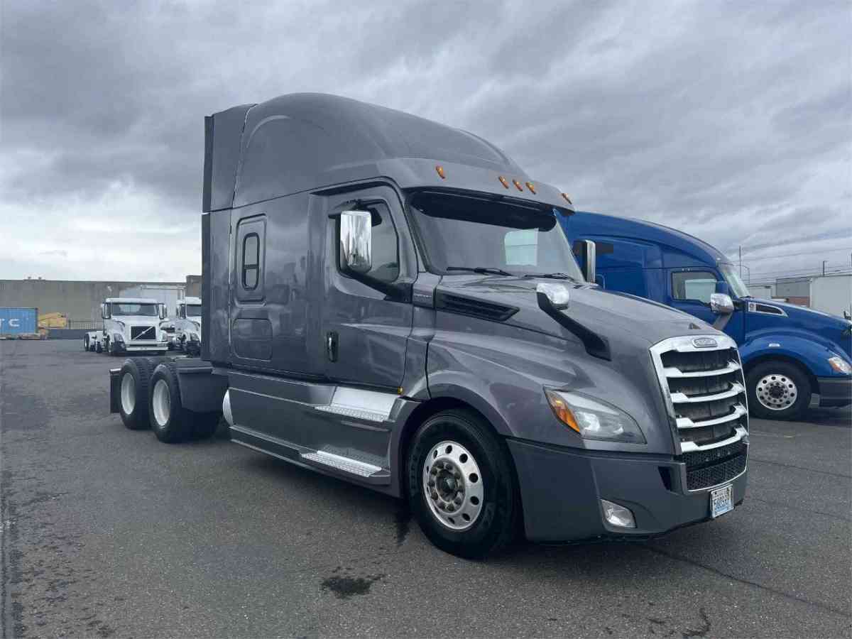 Neatly used 2017 Freightliner Cascadia Truck - Los Angeles, California - FleaMarketBay