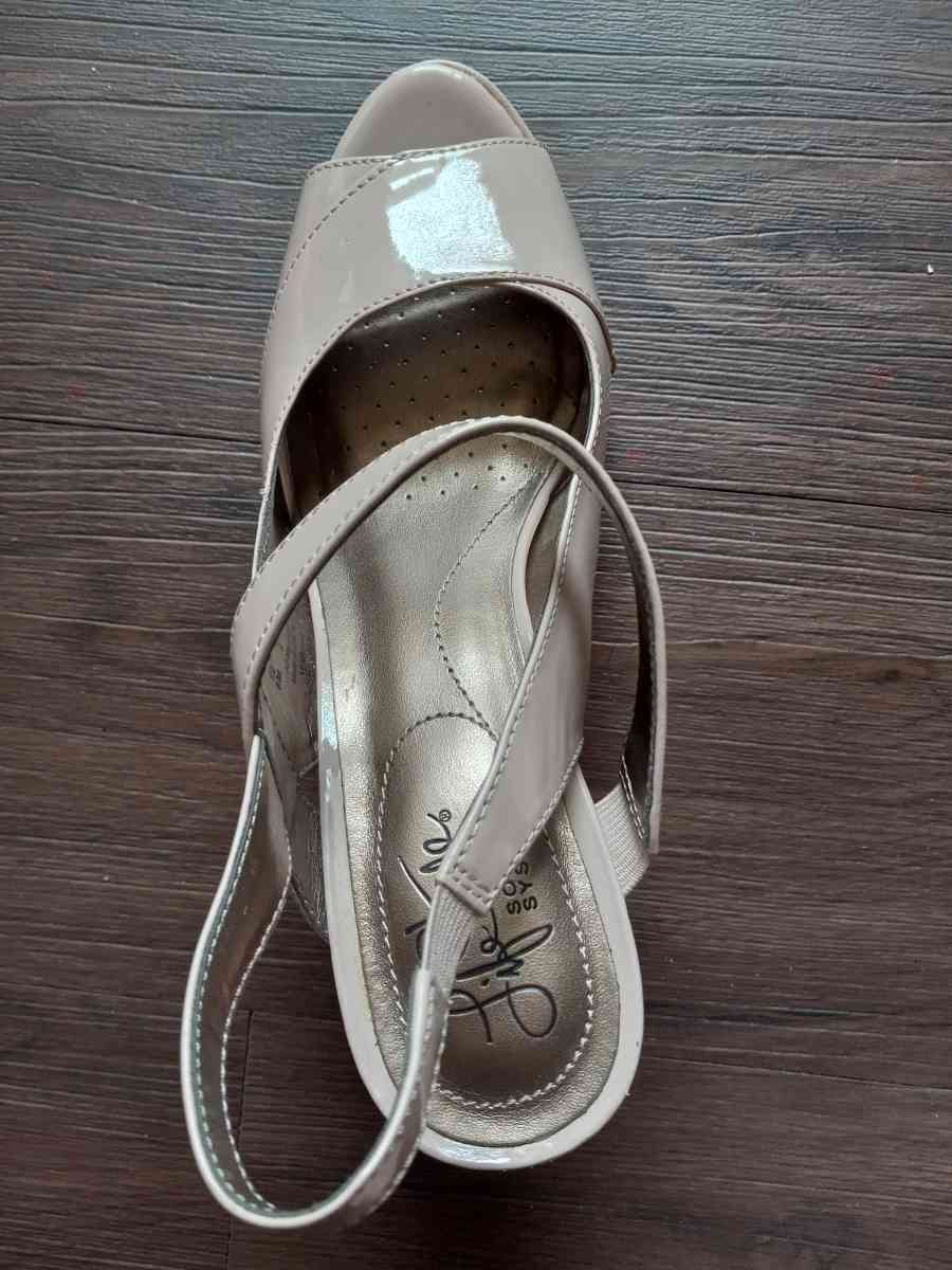 Life Stride Beige Heels - Morrisville, North Carolina - FleaMarketBay
