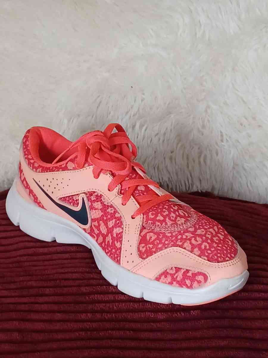 NIKE FLEX EXPERIENCE - Horn Lake, Mississippi - FleaMarketBay