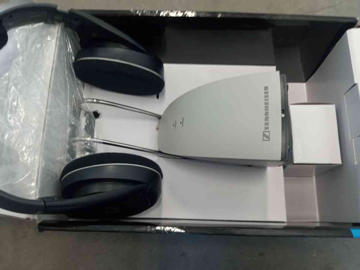 the new RS120 SENNHEISER wireless - Belmont, California - FleaMarketBay