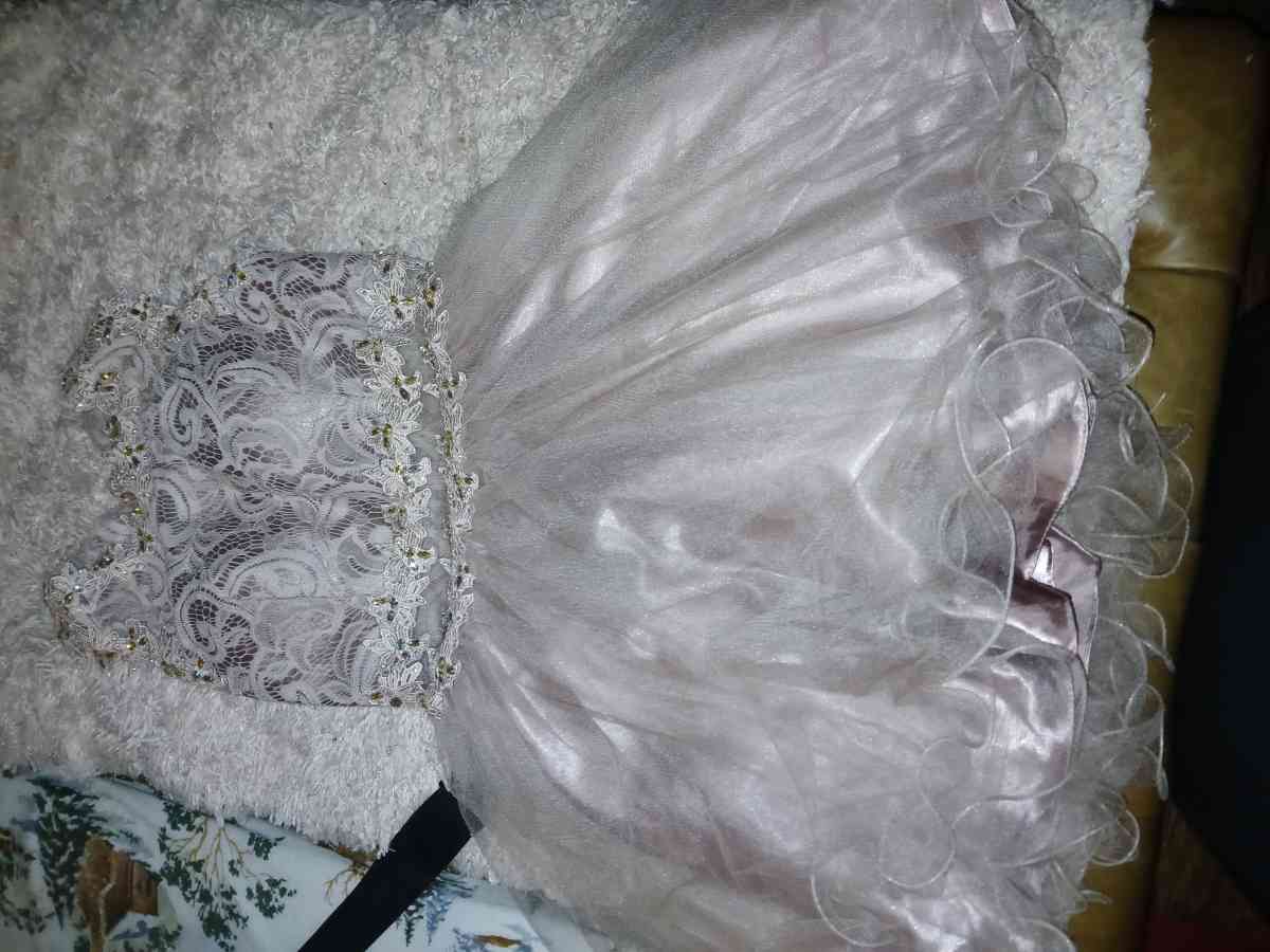 Fancy party dresses - Fort Worth, Texas - FleaMarketBay