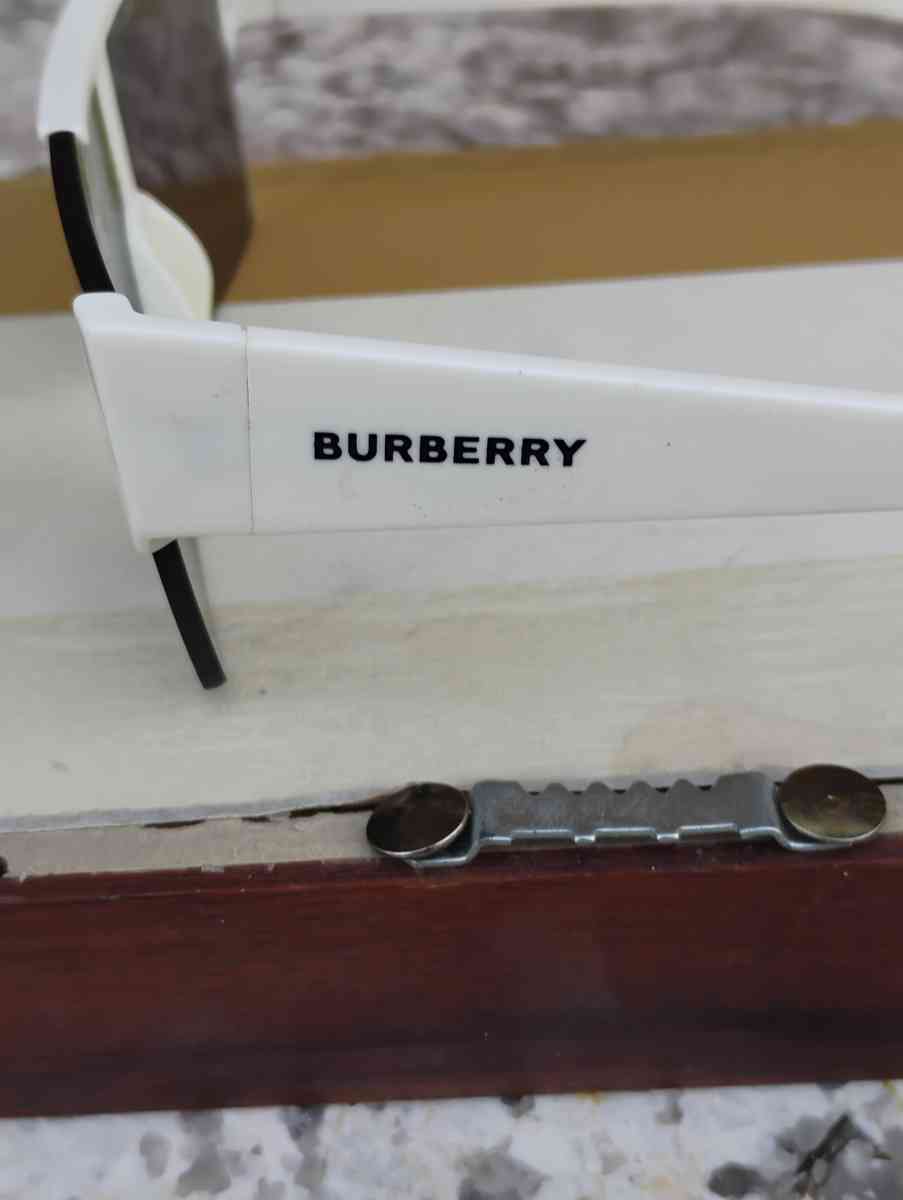 Burberry Sunglasses model 4291 - Salt Lake City, Utah - FleaMarketBay
