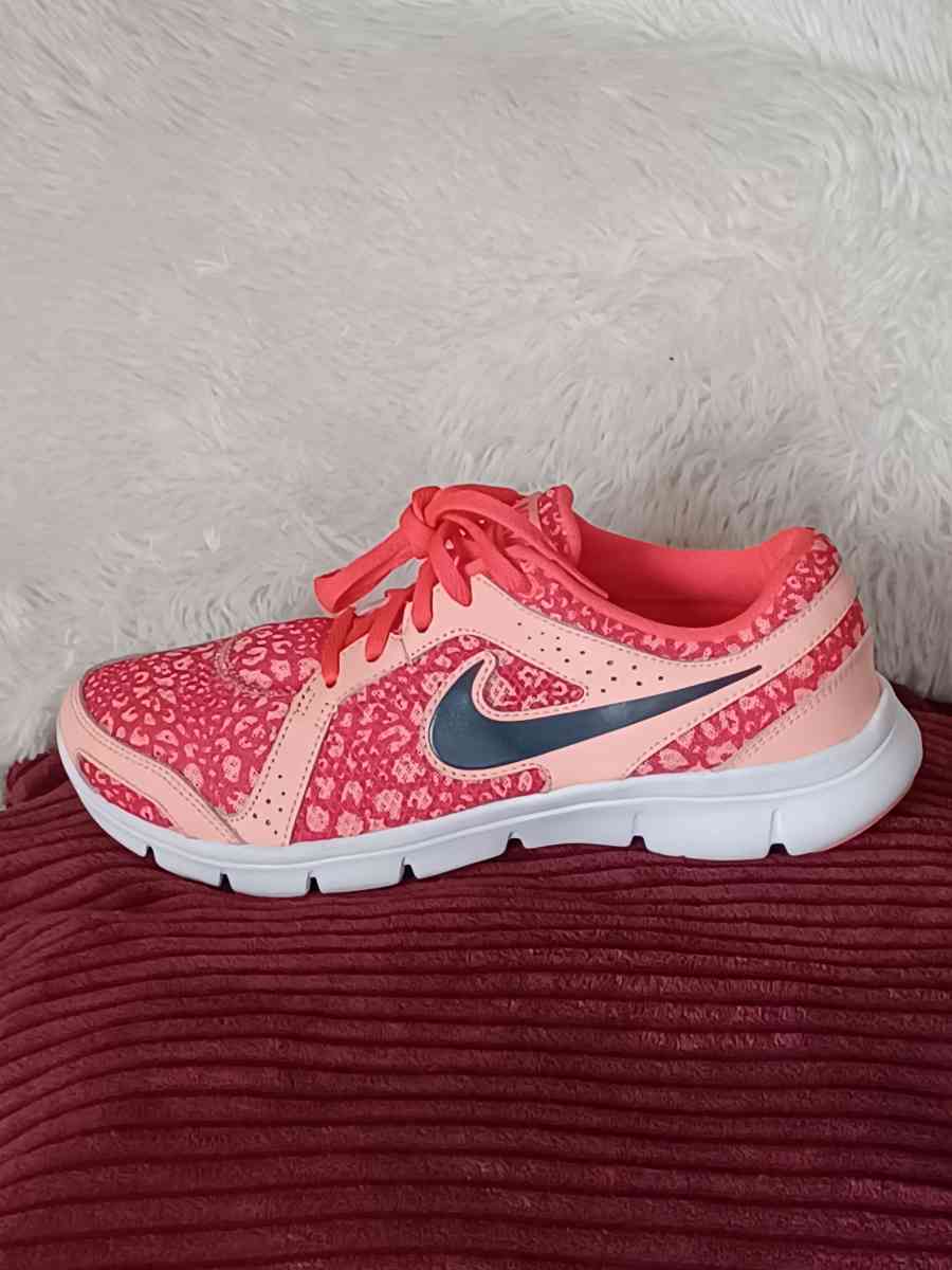 NIKE FLEX EXPERIENCE - Horn Lake, Mississippi