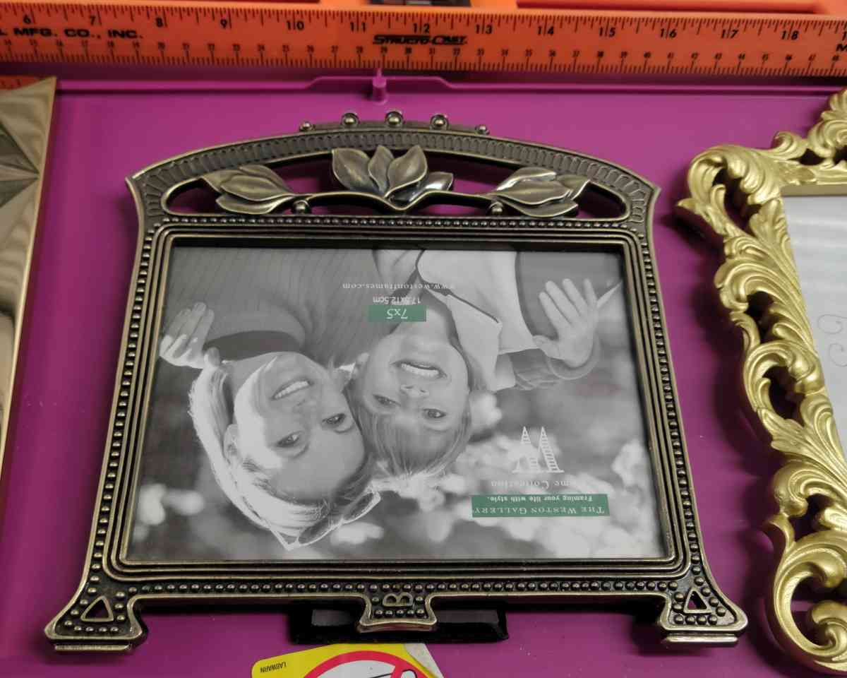 3pcs Gold Modern Picture Frame Lot 1 7x 5 2 4x6 - Kenner, Louisiana - FleaMarketBay