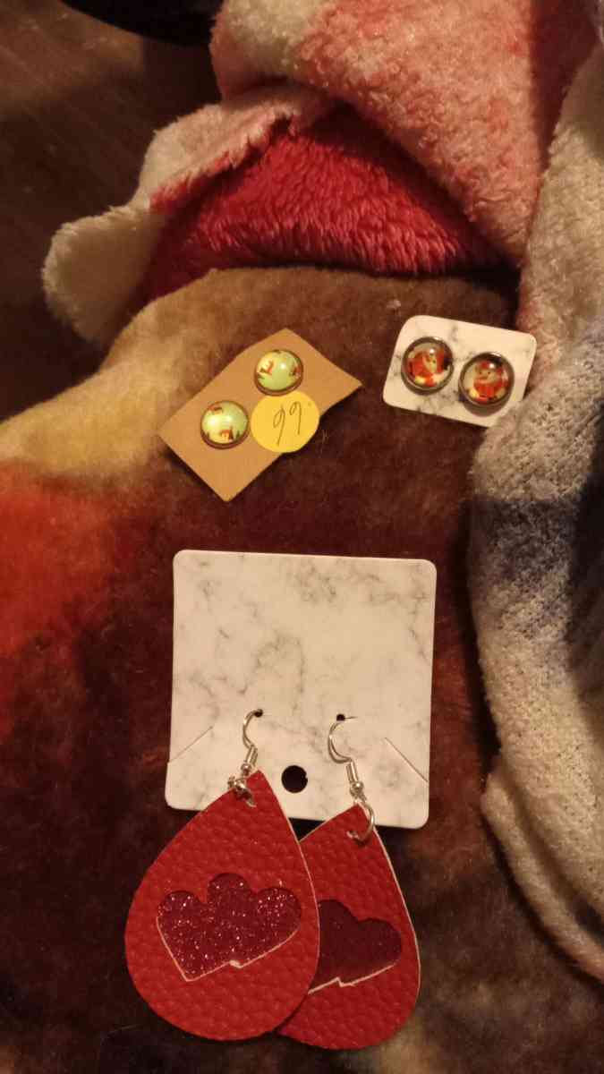 earrings - Achilles, Virginia - FleaMarketBay