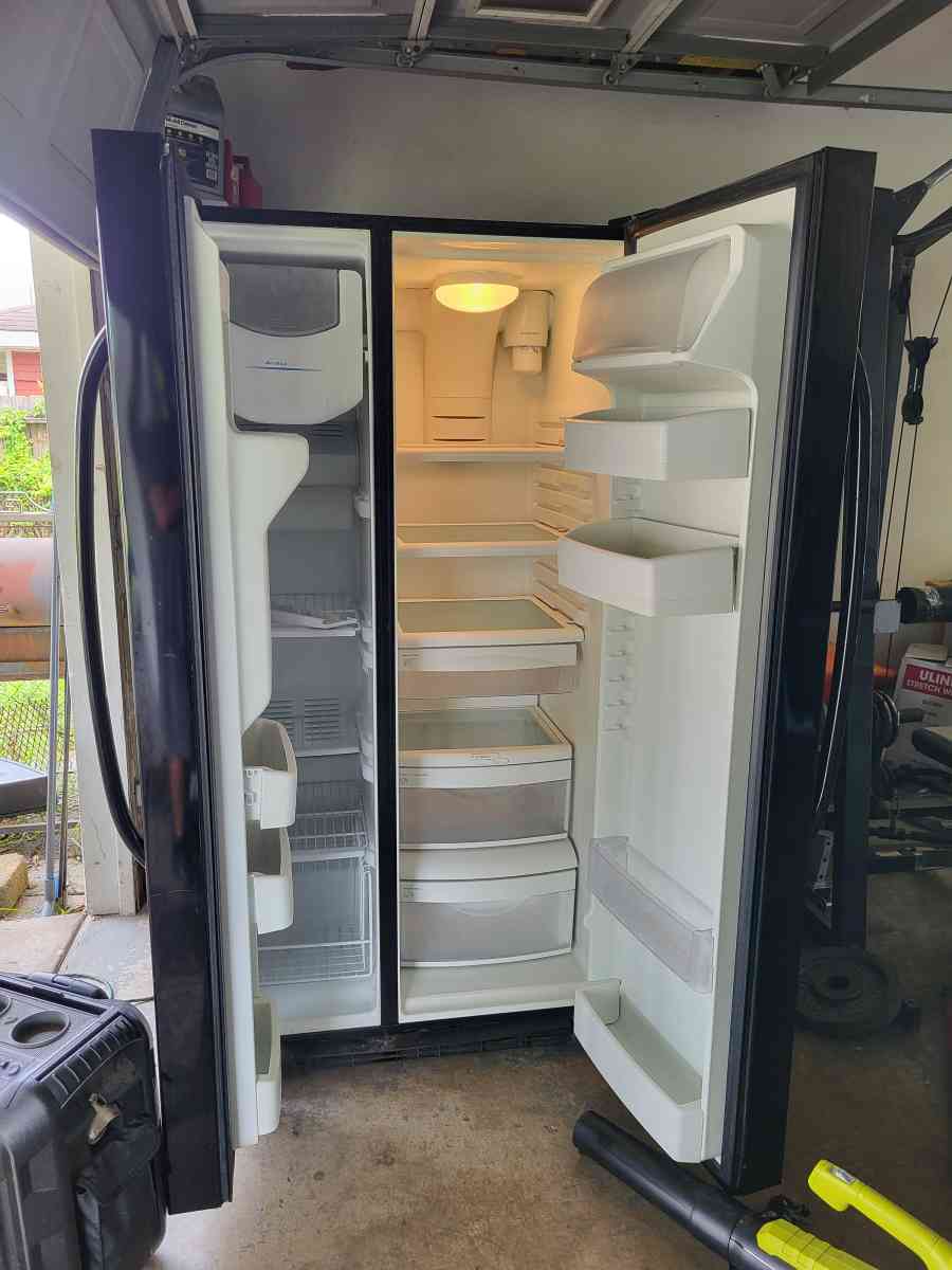 side by side  refrigerator - Houston, Texas - FleaMarketBay