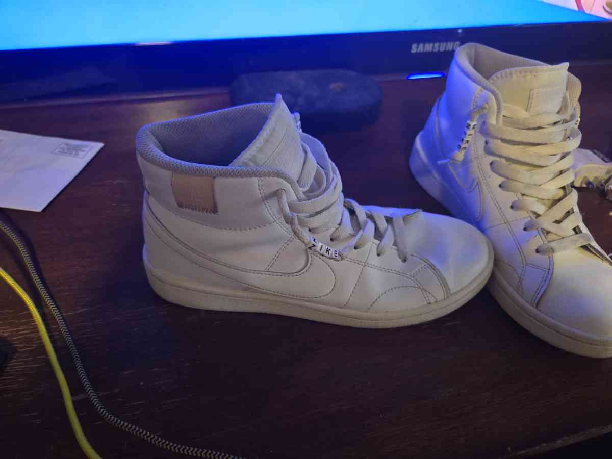 Nike shoes - Phoenix, Arizona - FleaMarketBay