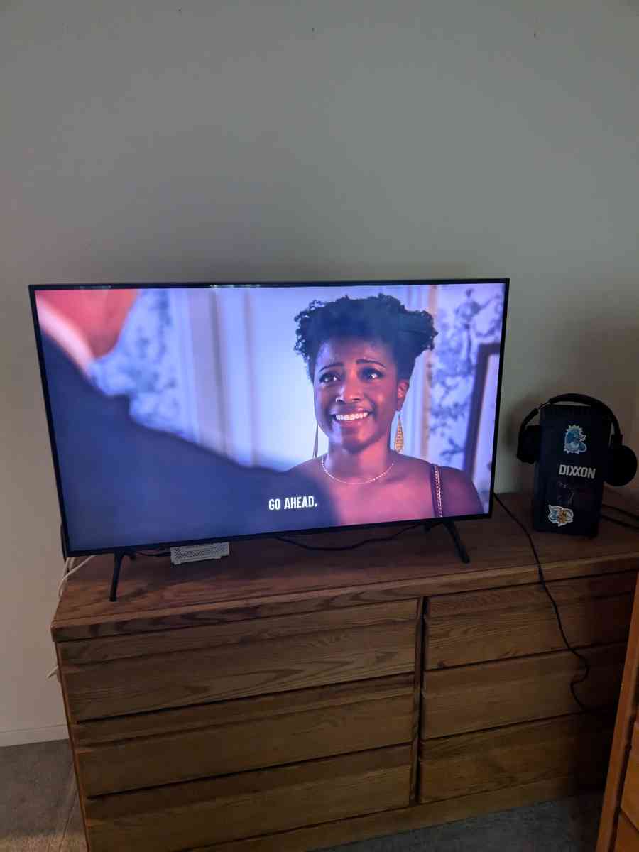 New 55 in Samsung TV with box and remote - Gardnerville, Nevada - FleaMarketBay